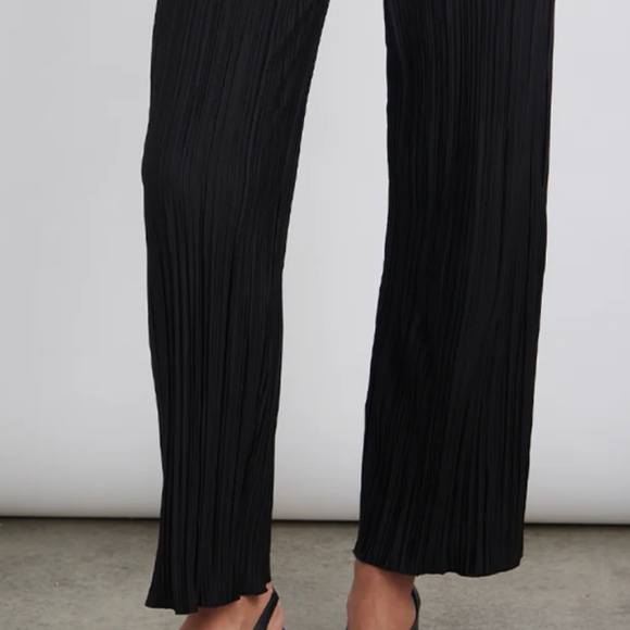 Rowan Pleated Pull On Pants & Bethany top Black - Picture 3 of 10